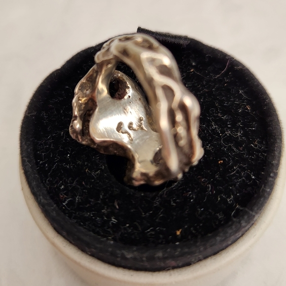 Large Silver Floral Statement Ring - Picture 8 of 10